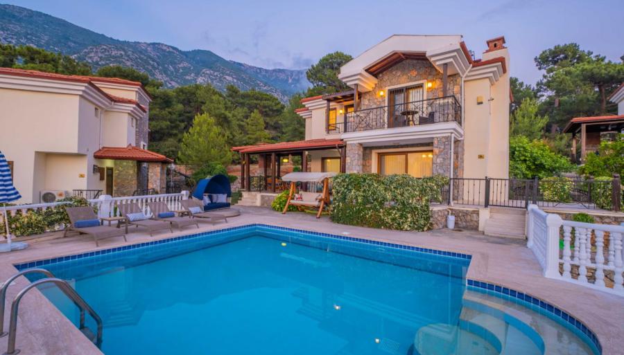 havuzlu-tatil-villasi-villa-terenity-1_621.jpg