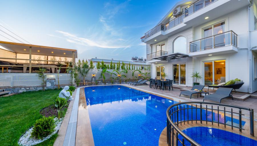 havuzlu-tatil-villasi-villa-volkan-4_894.jpg