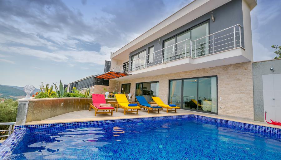 jakuzili-genis-ailelere-uygun-luks-villa-nature-1_306.jpg