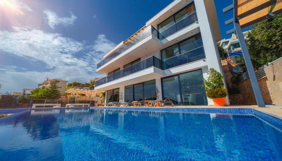 kalkan-akbel-jakuzili-genis-aile-gruplari-icin-villa-marela-1_811.jpeg