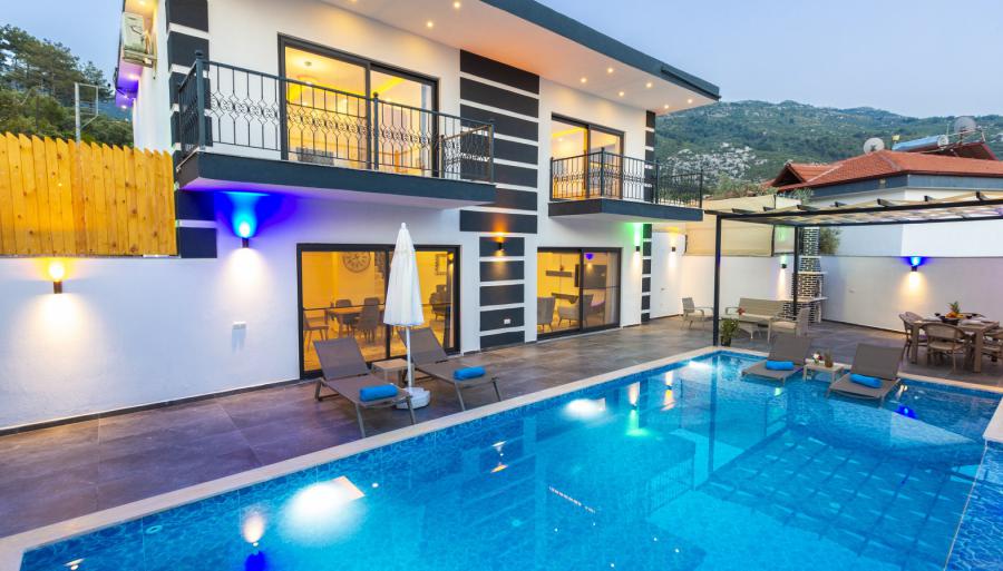 kiralik-tatil-villa-night-1_744_173.jpg