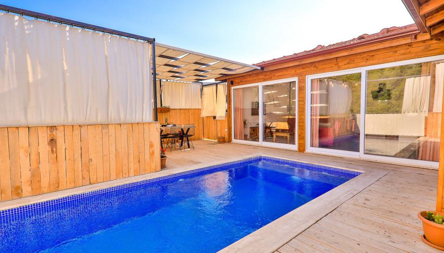 muhafazakar-balayi-jakuzili-kiralik-tatil-villa-baranda-1_480.jpg