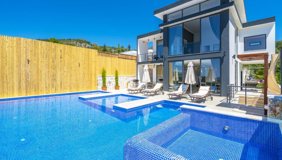 muhafazakar-kalkan-islamlar-koyunde-jakuzili-deniz-manzarali-villa-falez-(1)_749.jpg